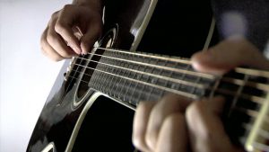 مقایسه و بررسی گیتار در مقابل سازهای کوبه ای
